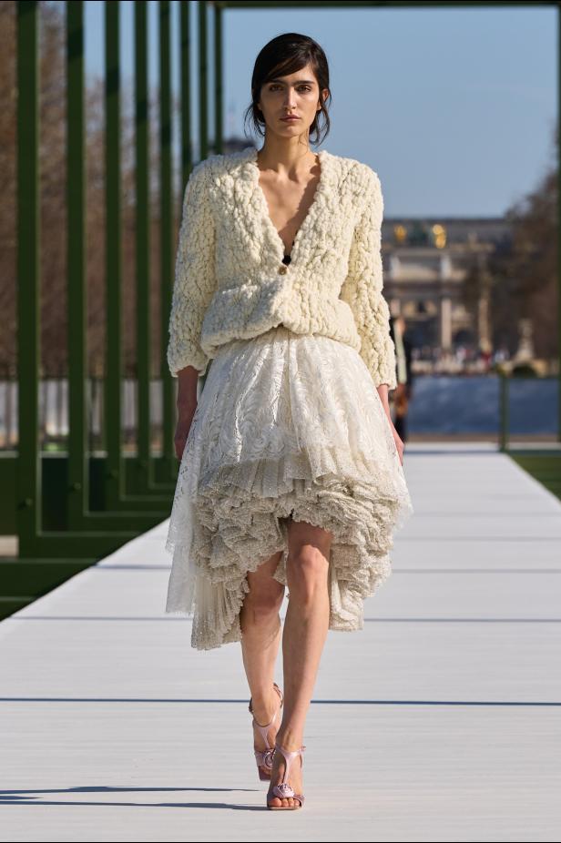 مجموعة ديور لخريف وشتاء 2026... أندرسون يستعيد أمجاد القرن الثامن عشر بلمسة عصرية