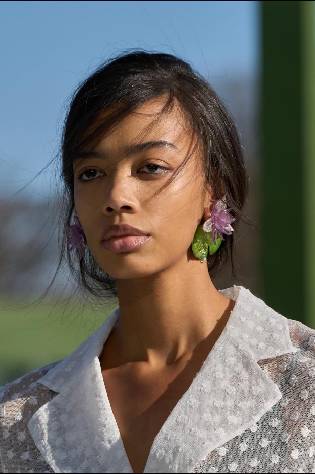 مجموعة ديور لخريف وشتاء 2026... أندرسون يستعيد أمجاد القرن الثامن عشر بلمسة عصرية