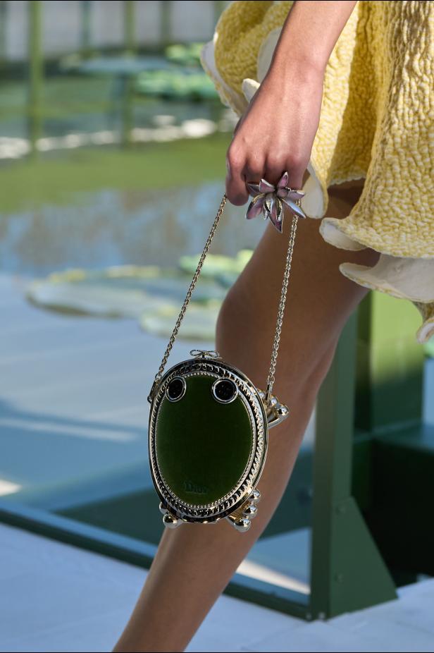 مجموعة ديور لخريف وشتاء 2026... أندرسون يستعيد أمجاد القرن الثامن عشر بلمسة عصرية