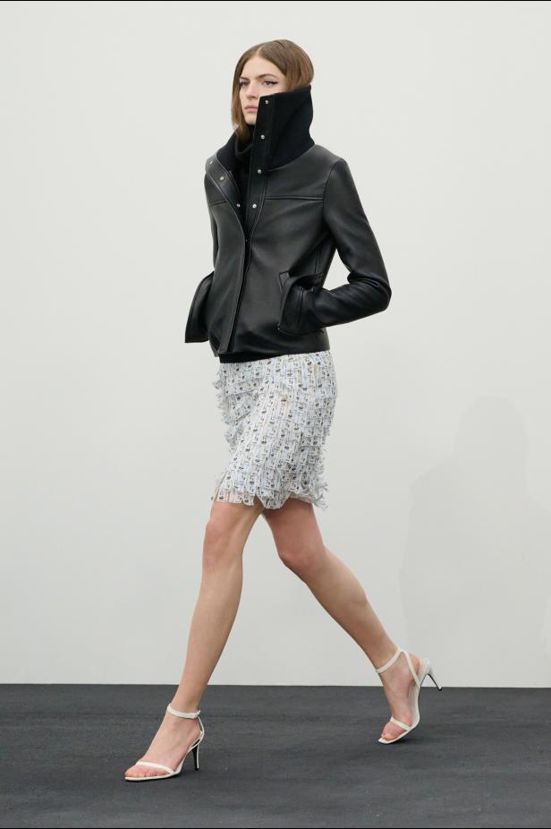 مجموعة Courrèges لخريف وشتاء 2027 أقمشة حرة وجريئة