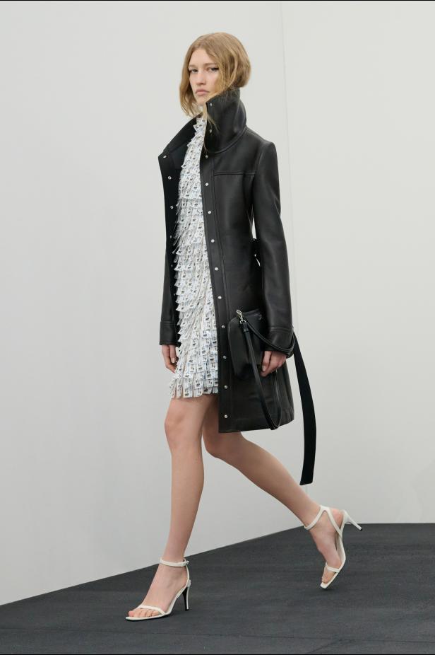 مجموعة Courrèges لخريف وشتاء 2027 أقمشة حرة وجريئة