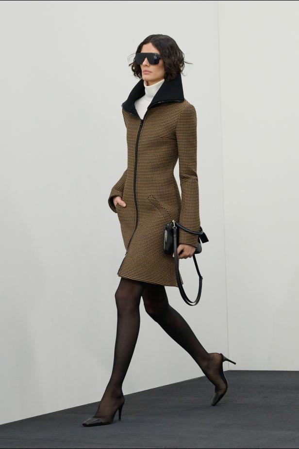 مجموعة Courrèges لخريف وشتاء 2027 أقمشة حرة وجريئة