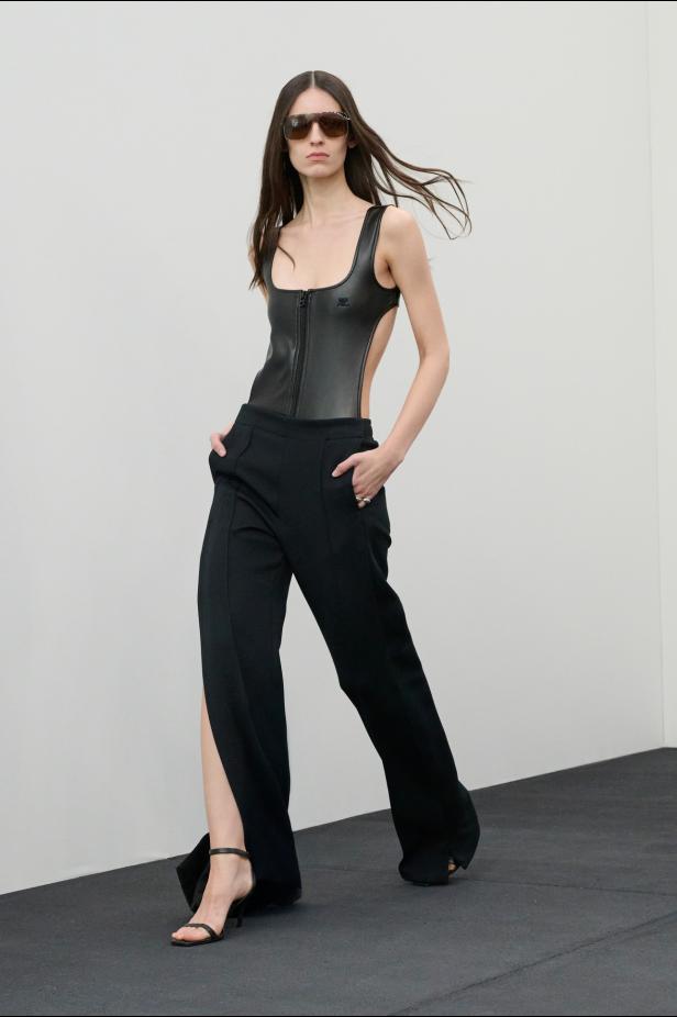 مجموعة Courrèges لخريف وشتاء 2027 أقمشة حرة وجريئة