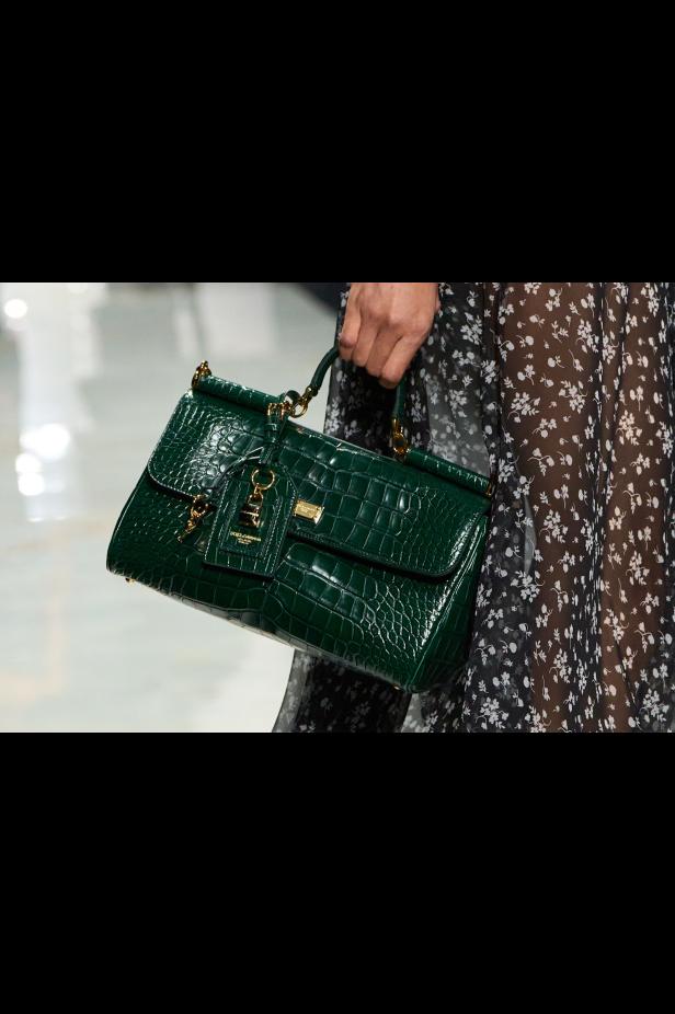 عرض دولتشي أند غابانا لخريف 2026... قصيدة سوداء في حب الهوية والأنوثة الطاغية