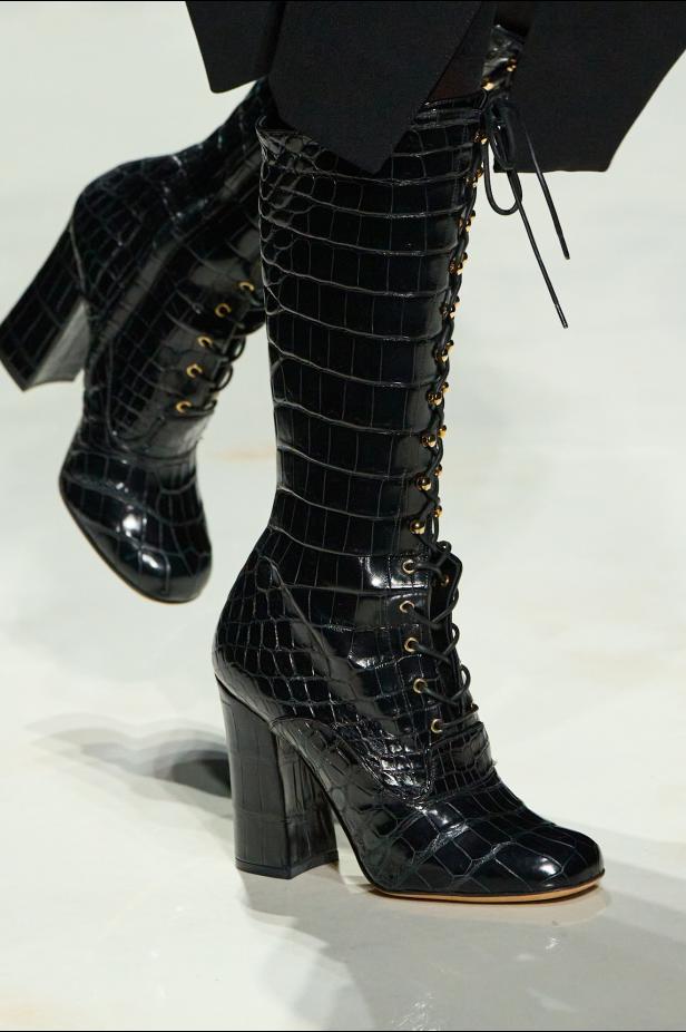 عرض دولتشي أند غابانا لخريف 2026... قصيدة سوداء في حب الهوية والأنوثة الطاغية