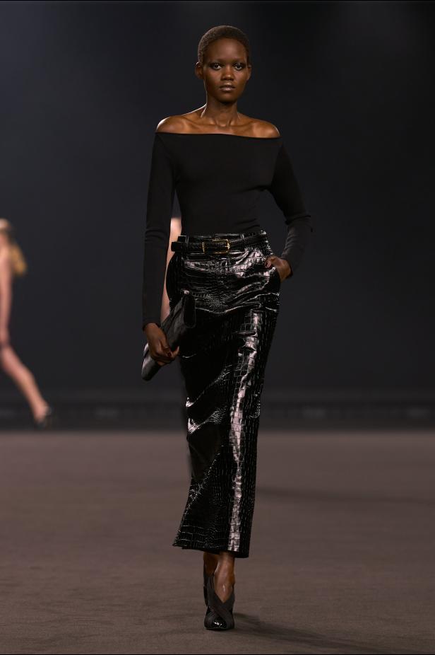 نيويورك التسعينيات برؤية إيلي صعب في مجموعة خريف 2026... لامرأة تجمع بين تناقضات ‏المدينة الساحرة