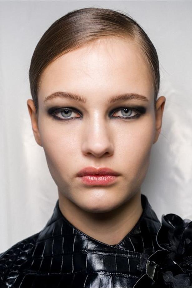 نيويورك التسعينيات برؤية إيلي صعب في مجموعة خريف 2026