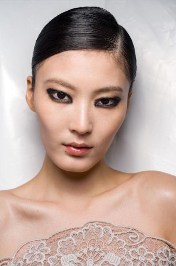 نيويورك التسعينيات برؤية إيلي صعب في مجموعة خريف 2026