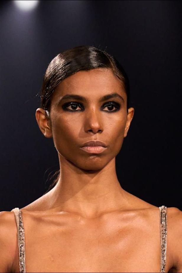 نيويورك التسعينيات برؤية إيلي صعب في مجموعة خريف 2026