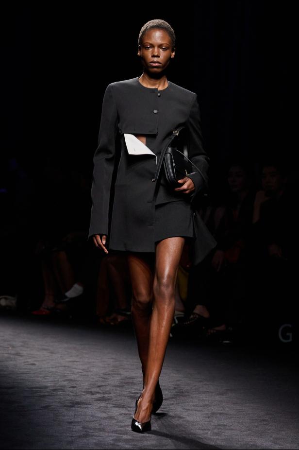 مجموعة Ferragamo لشتاء 2027 في ميلانو 