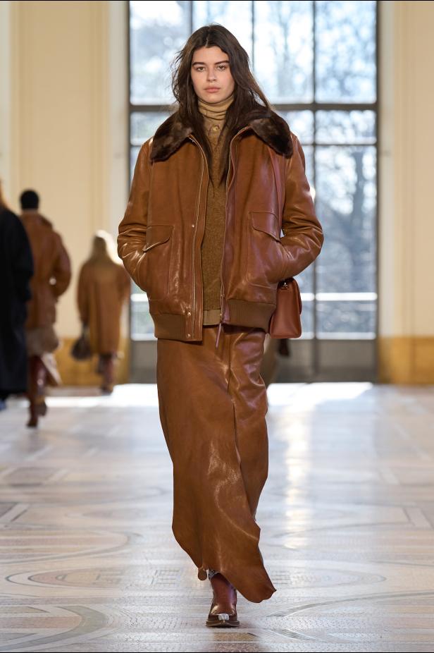 غابرييلا هيرست توجّه من خلال مجموعة خريف 2026 تحية إنسانية بروح معاصرة