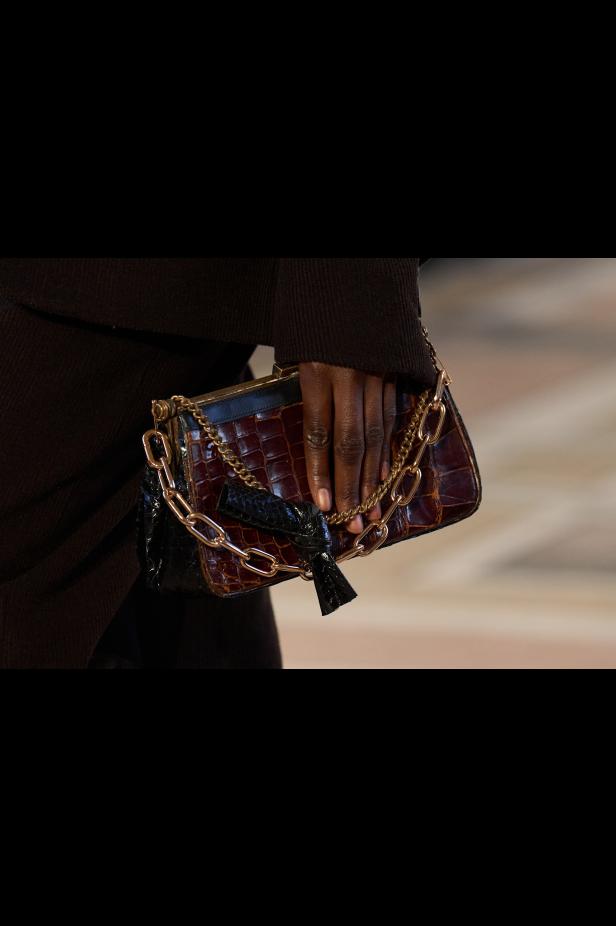 غابرييلا هيرست توجّه من خلال مجموعة خريف 2026 تحية إنسانية بروح معاصرة