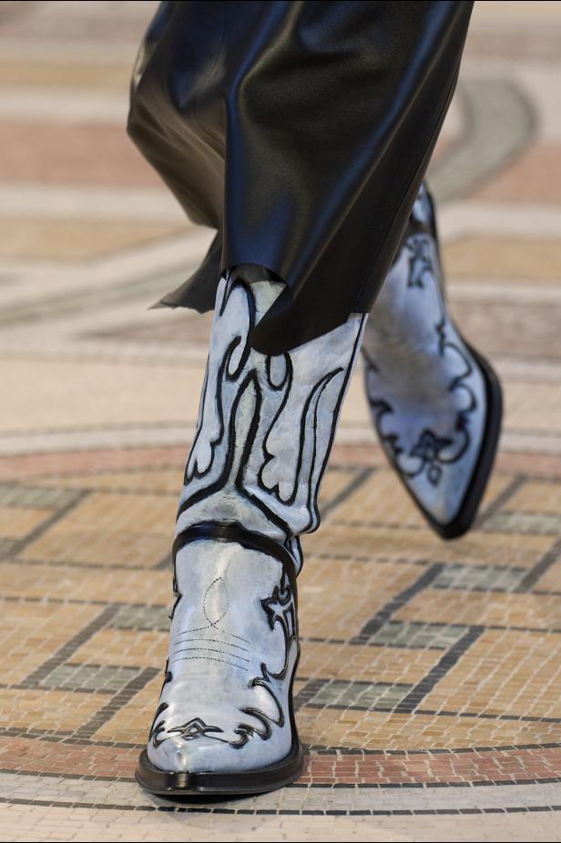 غابرييلا هيرست توجّه من خلال مجموعة خريف 2026 تحية إنسانية بروح معاصرة