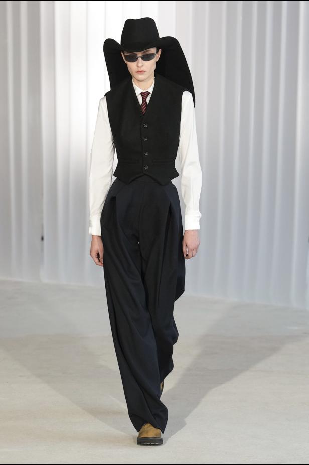 دوران لانتينك يبعث الحياة في أرشيف ‏‎Jean Paul Gaultier‏... احتفال بالتناقضات ‏والتحولات الجريئة