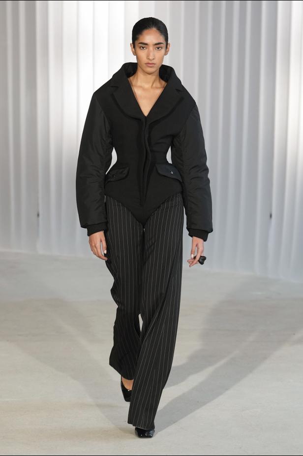 دوران لانتينك يبعث الحياة في أرشيف ‏‎Jean Paul Gaultier‏... احتفال بالتناقضات ‏والتحولات الجريئة