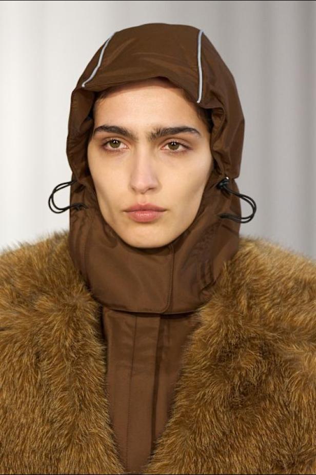 دوران لانتينك يبعث الحياة في أرشيف ‏‎Jean Paul Gaultier‏... احتفال بالتناقضات ‏والتحولات الجريئة