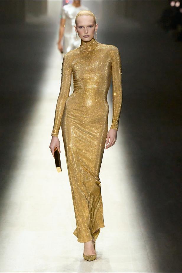 طموح "ديمنا" و ظِل "توم فورد" الأبدي في مجموعة Gucci خريف و شتاء 2026 للملابس الجاهزة 