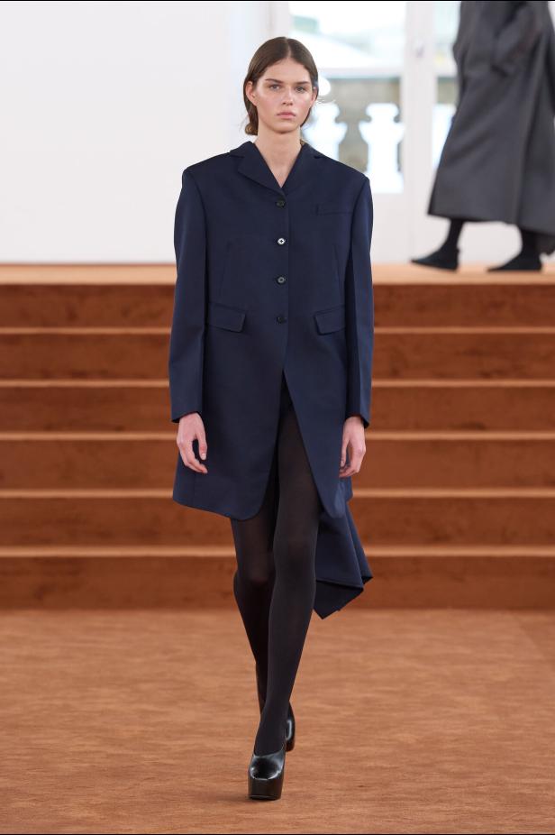 مجموعة شتوية في عرض أزياء  Jil Sander لموسم خريف وشتاء 2027