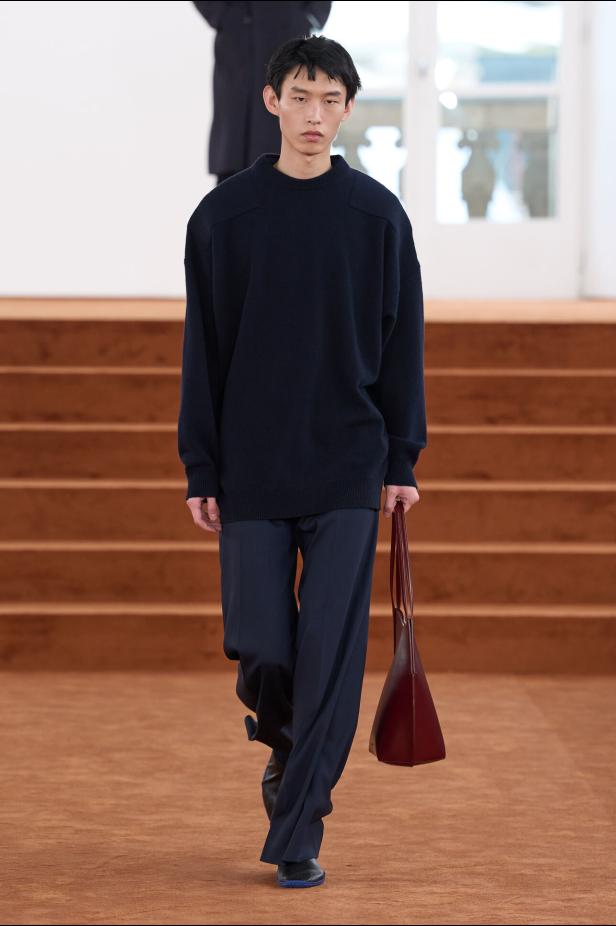 مجموعة شتوية في عرض أزياء  Jil Sander لموسم خريف وشتاء 2027