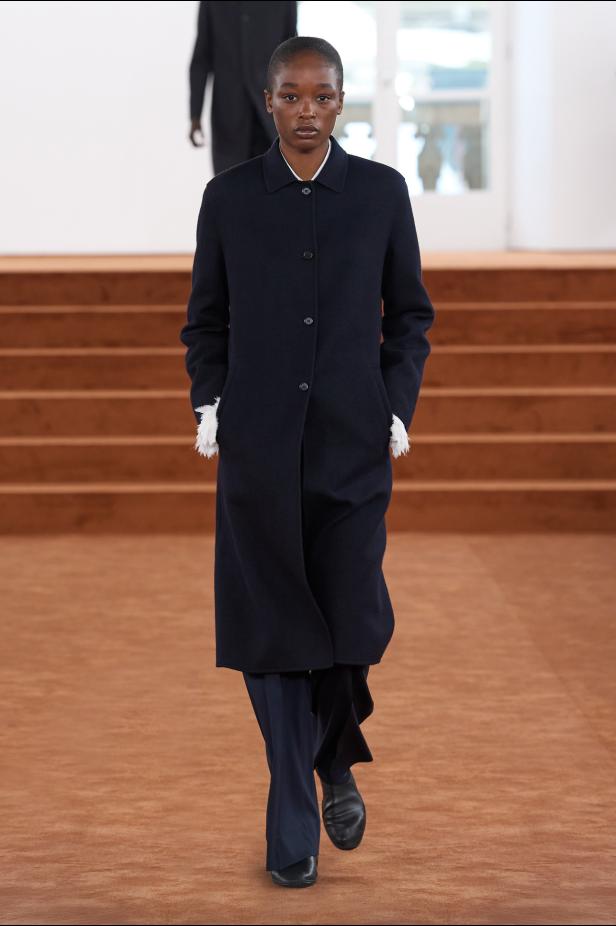 مجموعة شتوية في عرض أزياء  Jil Sander لموسم خريف وشتاء 2027