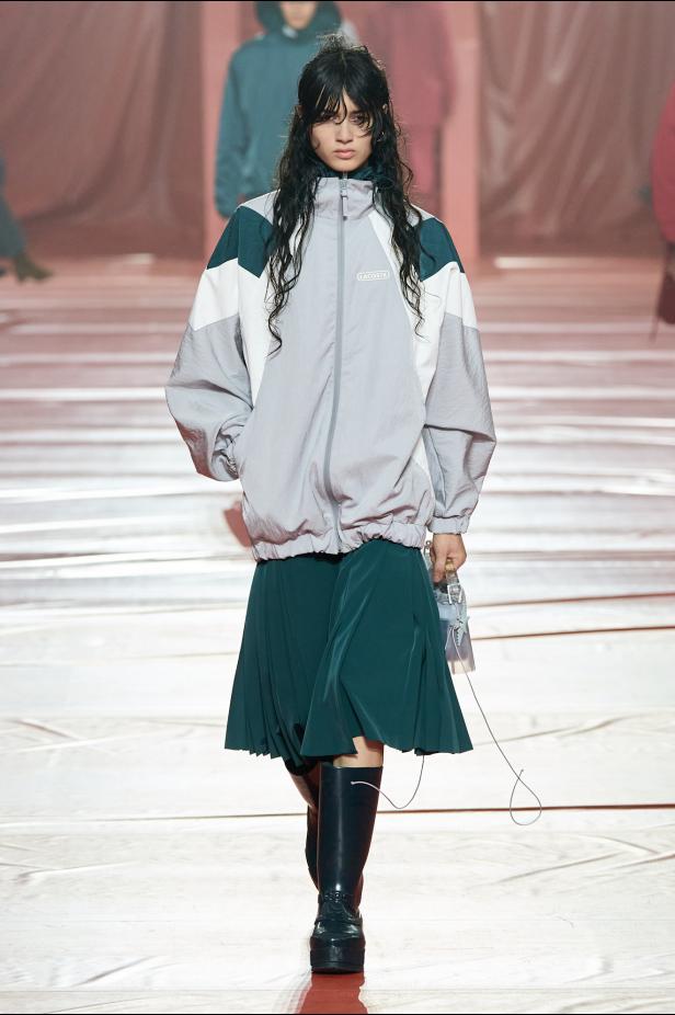  مجموعة لاكوست لموسم خريف 2026 تجمع بين التراث والابتكار