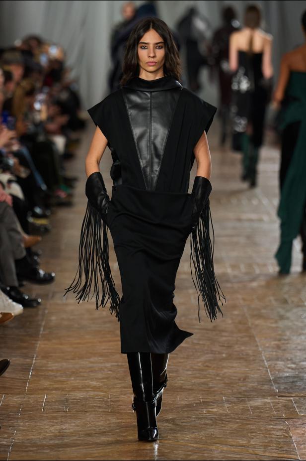 مجموعة ‏Lanvin‏ لخريف 2026... استعادة سحر العشرينيات برؤية "بيتر كوبينغ"‏