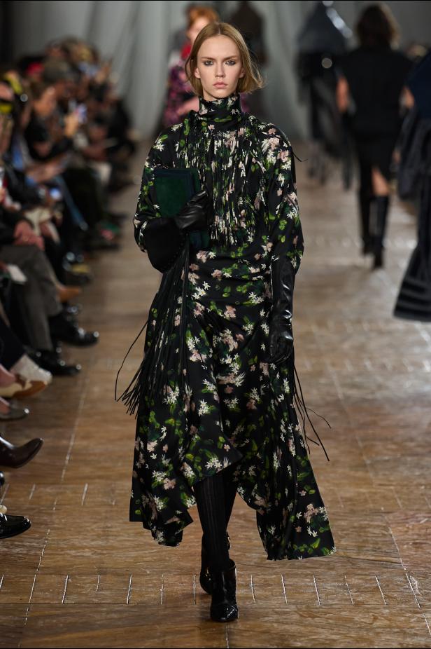 مجموعة ‏Lanvin‏ لخريف 2026... استعادة سحر العشرينيات برؤية "بيتر كوبينغ"‏