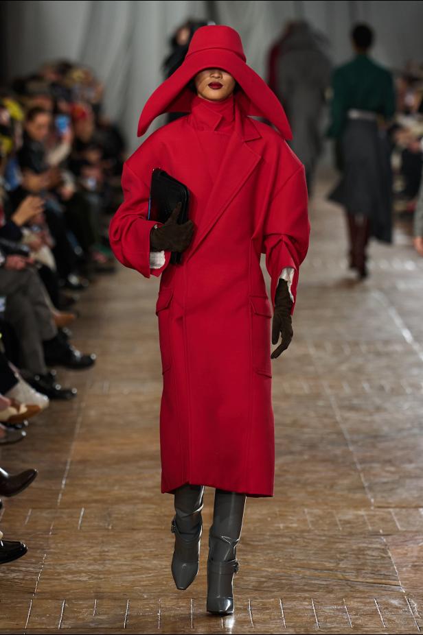 مجموعة ‏Lanvin‏ لخريف 2026... استعادة سحر العشرينيات برؤية "بيتر كوبينغ"‏