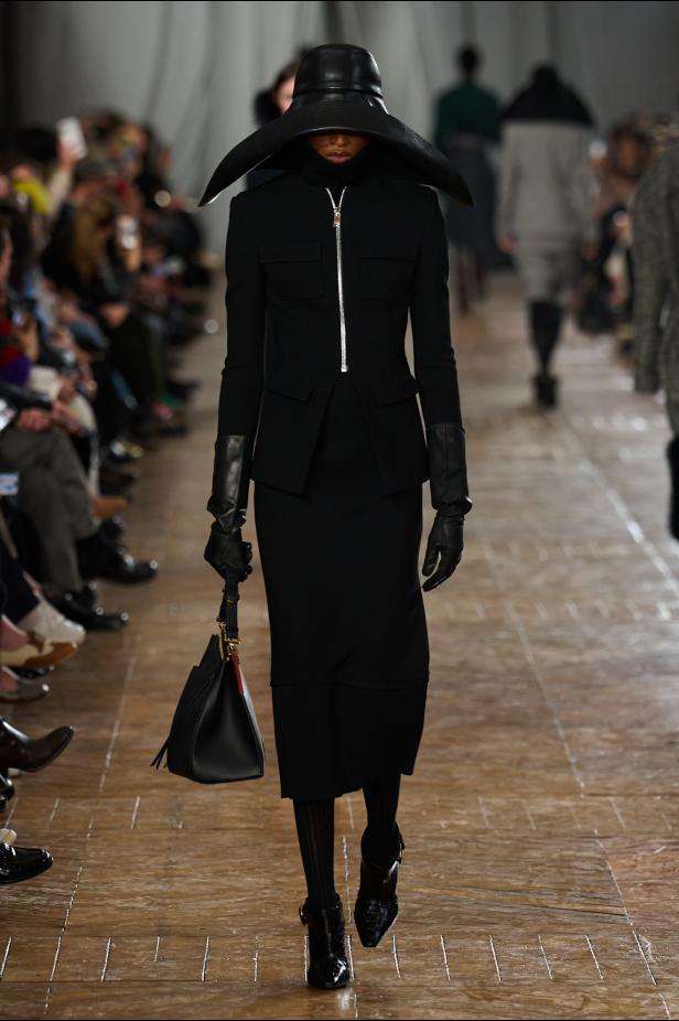 مجموعة ‏Lanvin‏ لخريف 2026... استعادة سحر العشرينيات برؤية "بيتر كوبينغ"‏