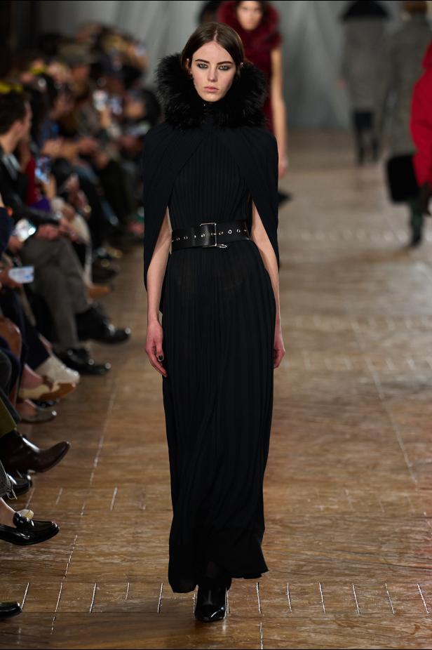 مجموعة ‏Lanvin‏ لخريف 2026... استعادة سحر العشرينيات برؤية "بيتر كوبينغ"‏