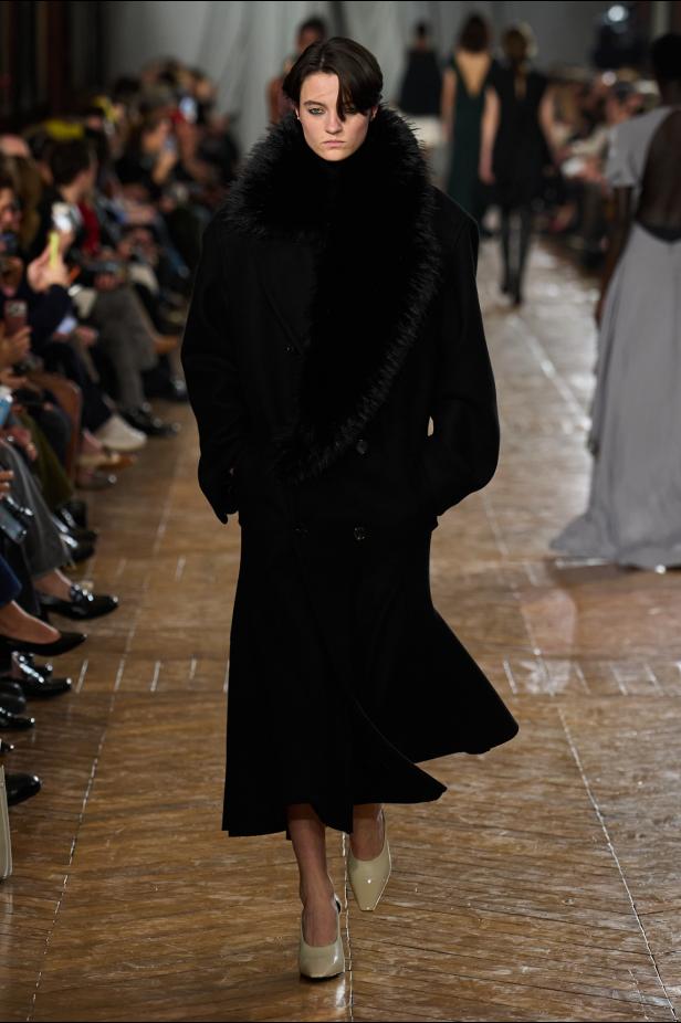 مجموعة ‏Lanvin‏ لخريف 2026... استعادة سحر العشرينيات برؤية "بيتر كوبينغ"‏