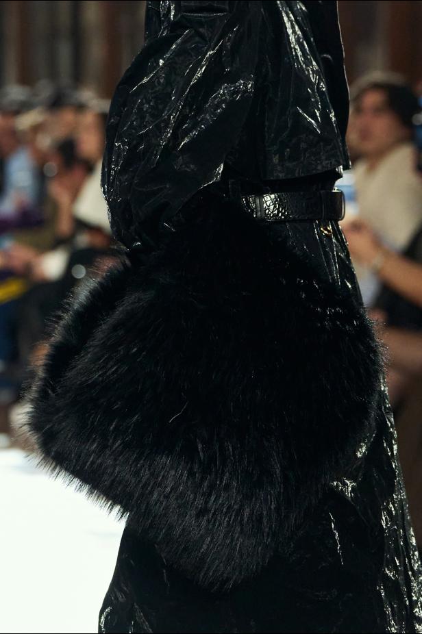 مجموعة ‏Lanvin‏ لخريف 2026... استعادة سحر العشرينيات برؤية "بيتر كوبينغ"‏