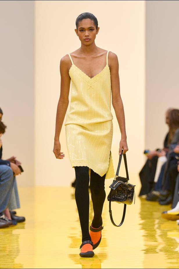 عرض أزياء Loewe لخريف وشتاء 2027