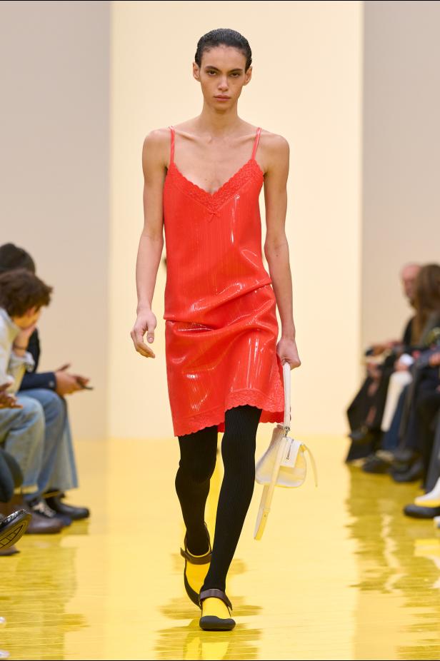 عرض أزياء Loewe لخريف وشتاء 2027