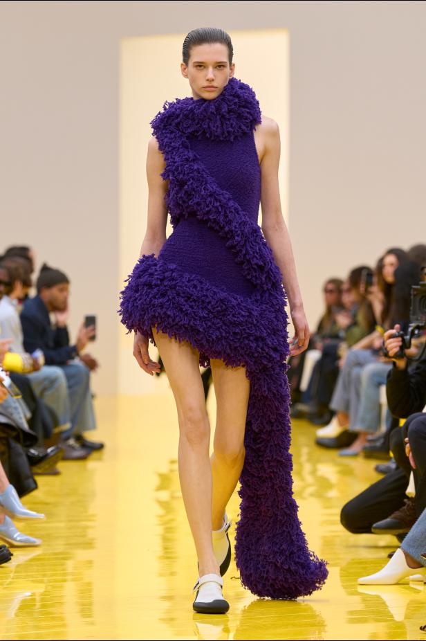 عرض أزياء Loewe لخريف وشتاء 2027