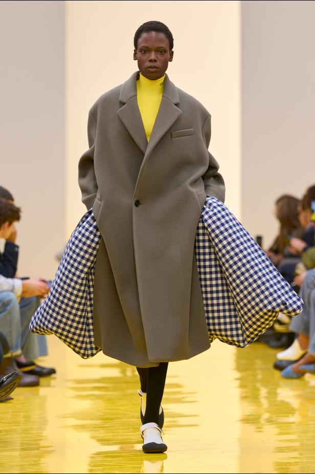 عرض أزياء Loewe لخريف وشتاء 2027