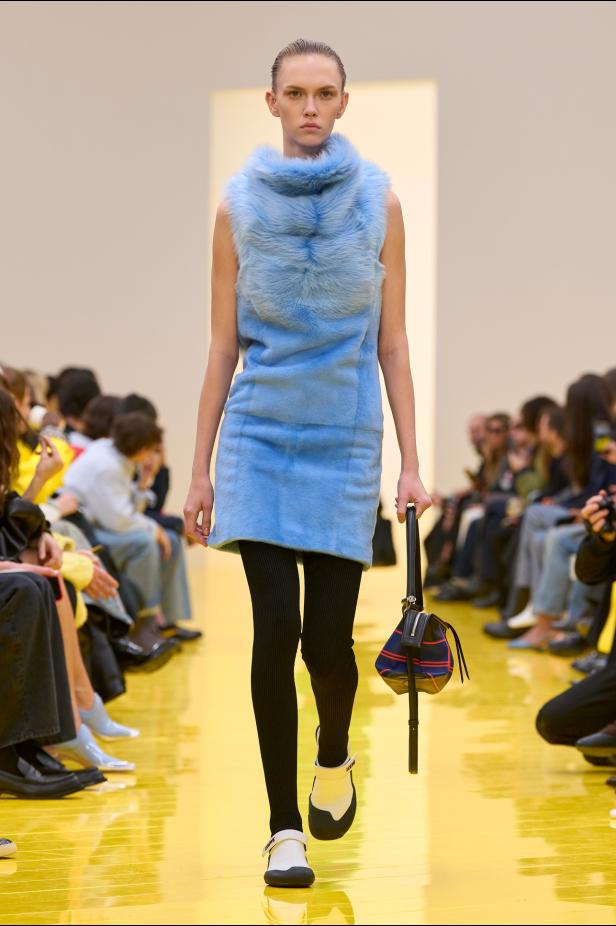 عرض أزياء Loewe لخريف وشتاء 2027