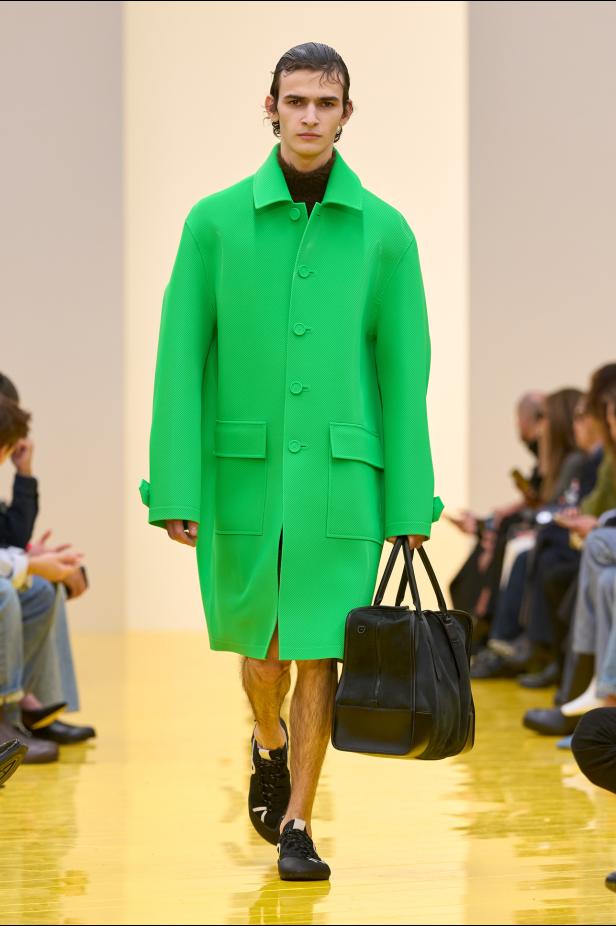 عرض أزياء Loewe لخريف وشتاء 2027