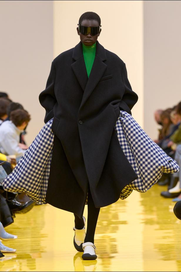 عرض أزياء Loewe لخريف وشتاء 2027