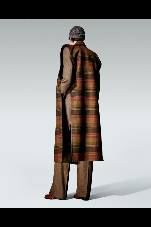 Loro Piana‏ تكشف عن مجموعتها لخريف وشتاء 2026-2027... ‏‎"‎تأملات بدوية" في قلب ميلانو