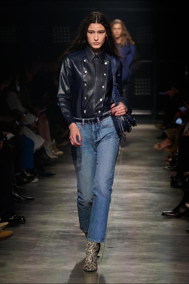 Isabel Marant‏ تحتفل كعادتها بالمرأة الواثقة والعفوية في مجموعة خريف 2026‏