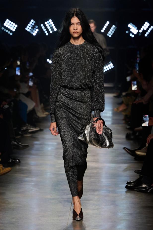 Isabel Marant‏ تحتفل كعادتها بالمرأة الواثقة والعفوية في مجموعة خريف 2026‏