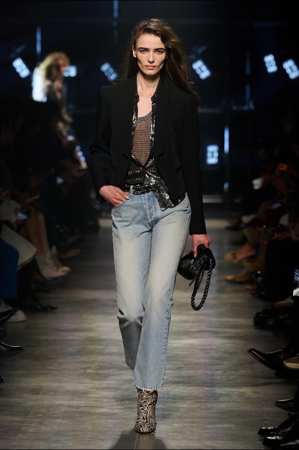 Isabel Marant‏ تحتفل كعادتها بالمرأة الواثقة والعفوية في مجموعة خريف 2026‏