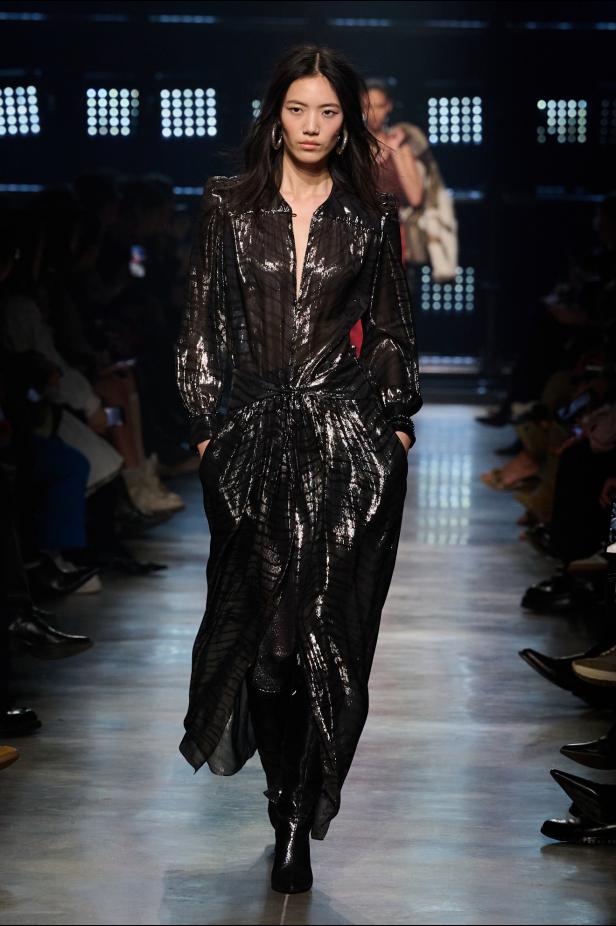 Isabel Marant‏ تحتفل كعادتها بالمرأة الواثقة والعفوية في مجموعة خريف 2026‏