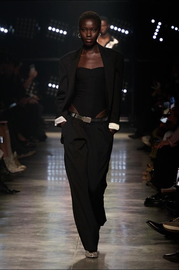 Isabel Marant‏ تحتفل كعادتها بالمرأة الواثقة والعفوية في مجموعة خريف 2026‏