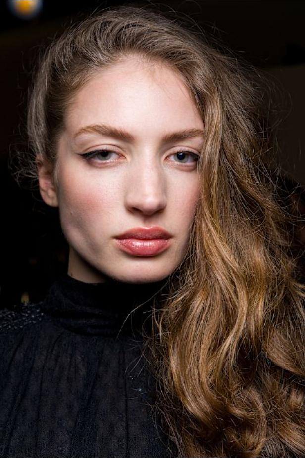 Isabel Marant‏ تحتفل كعادتها بالمرأة الواثقة والعفوية في مجموعة خريف 2026‏