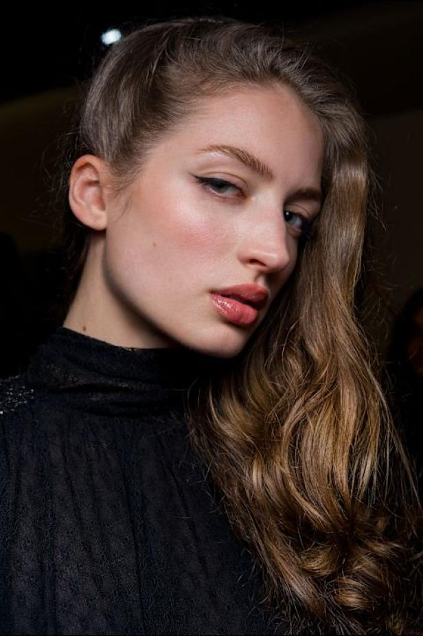 Isabel Marant‏ تحتفل كعادتها بالمرأة الواثقة والعفوية في مجموعة خريف 2026‏