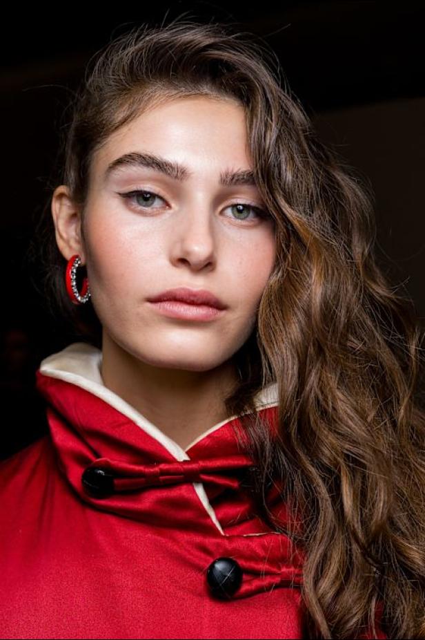 Isabel Marant‏ تحتفل كعادتها بالمرأة الواثقة والعفوية في مجموعة خريف 2026‏