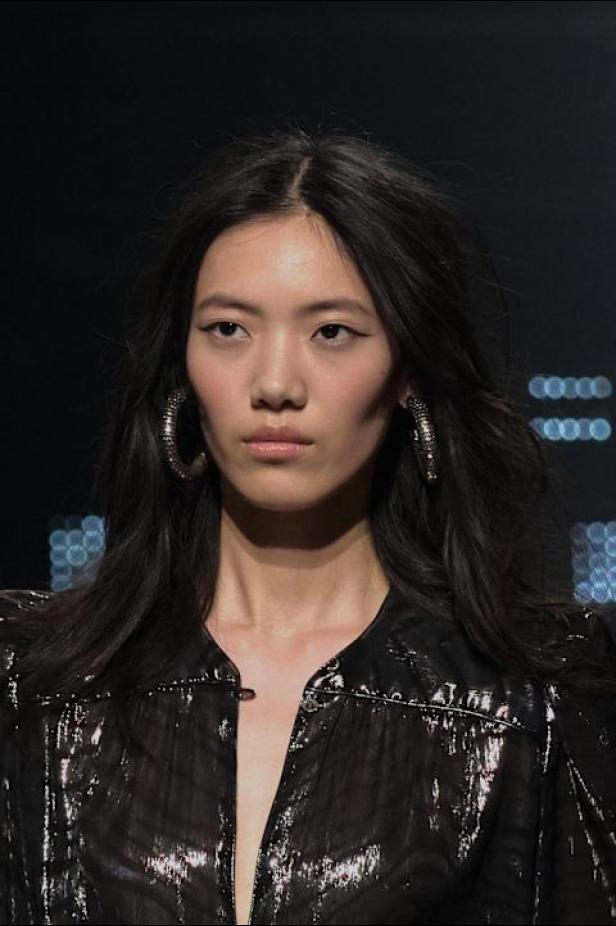 Isabel Marant‏ تحتفل كعادتها بالمرأة الواثقة والعفوية في مجموعة خريف 2026‏