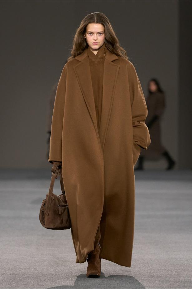 عرض أزياء مجموعة Max Mara لخريف وشتاء 2027